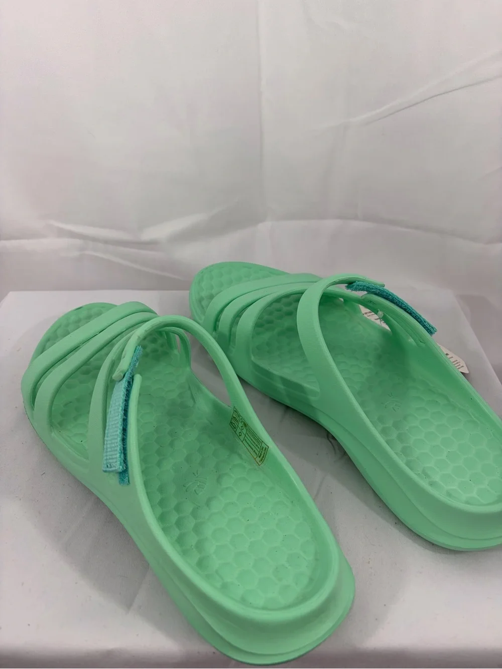NWT Joybees Women’s Size 9 Mint Green Slip-On Sandals